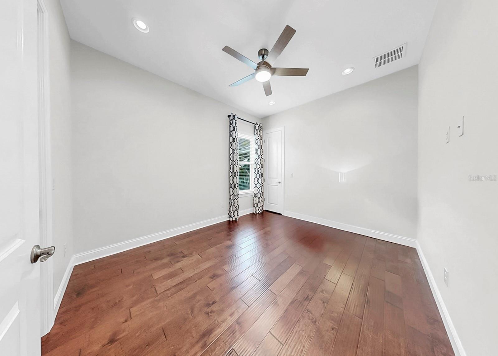 Image 69 of 100 For 8013 Key West Conch Drive