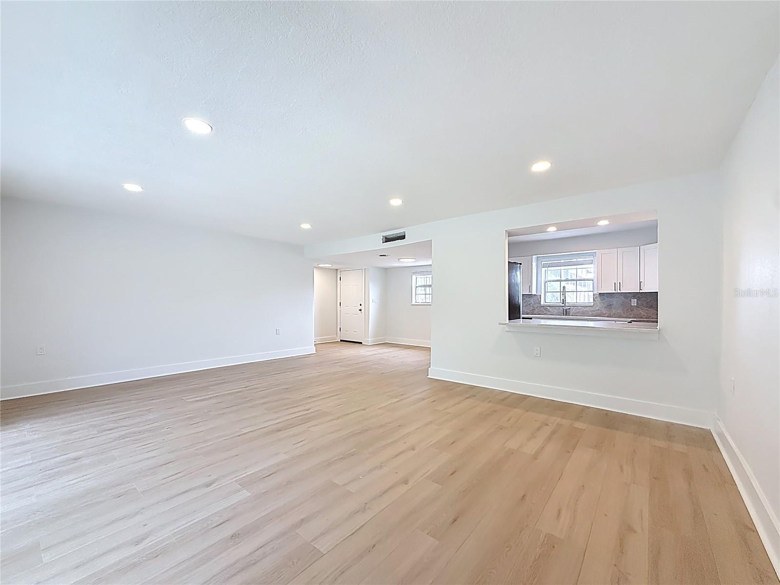 Image 12 of 39 For 200 Country Club Drive 1301