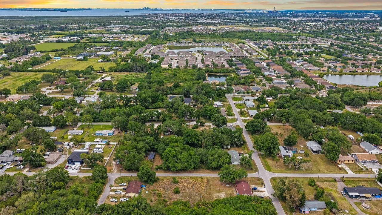 Image 14 of 16 For 704 1st Avenue Ne