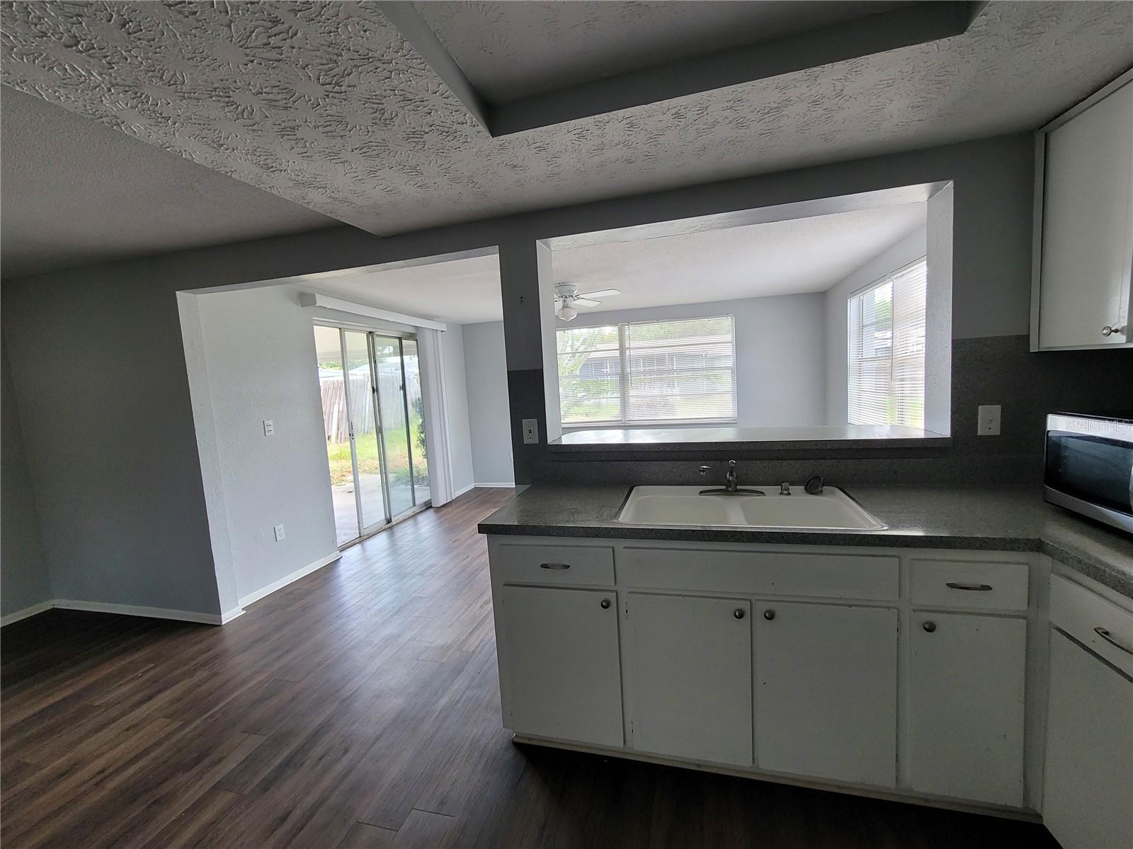 Image 10 of 27 For 8650 Robilina Road