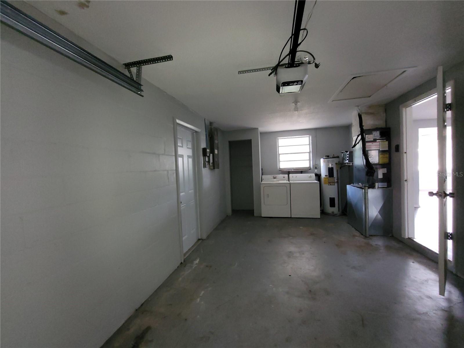 Image 22 of 27 For 8650 Robilina Road