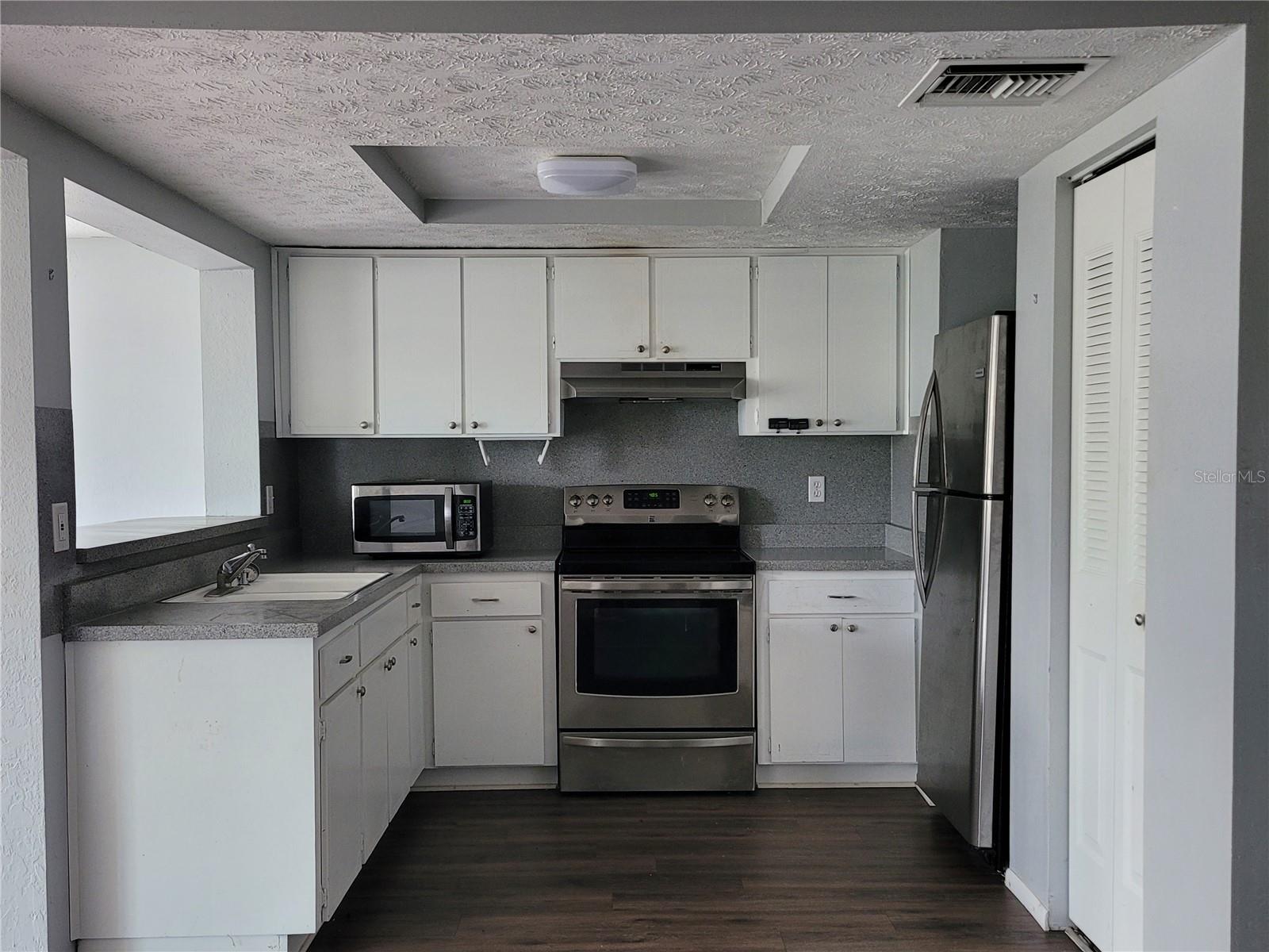 Image 8 of 27 For 8650 Robilina Road