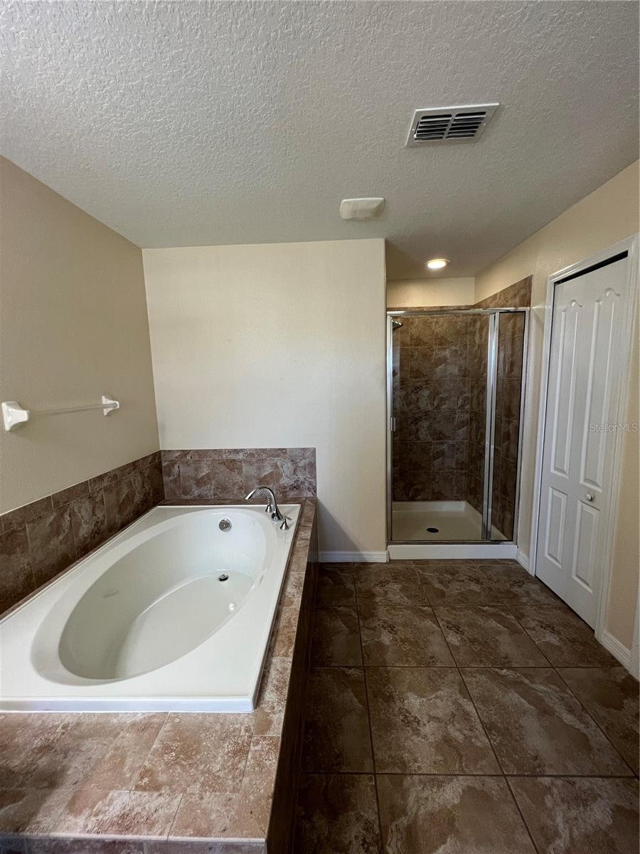 Image 18 of 30 For 20010 Date Palm Way