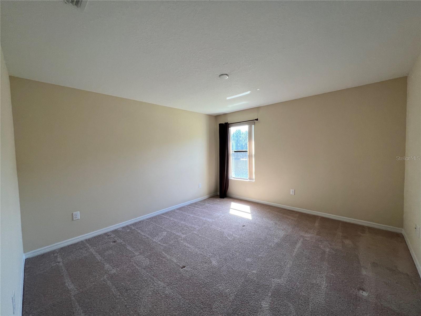 Image 24 of 30 For 20010 Date Palm Way