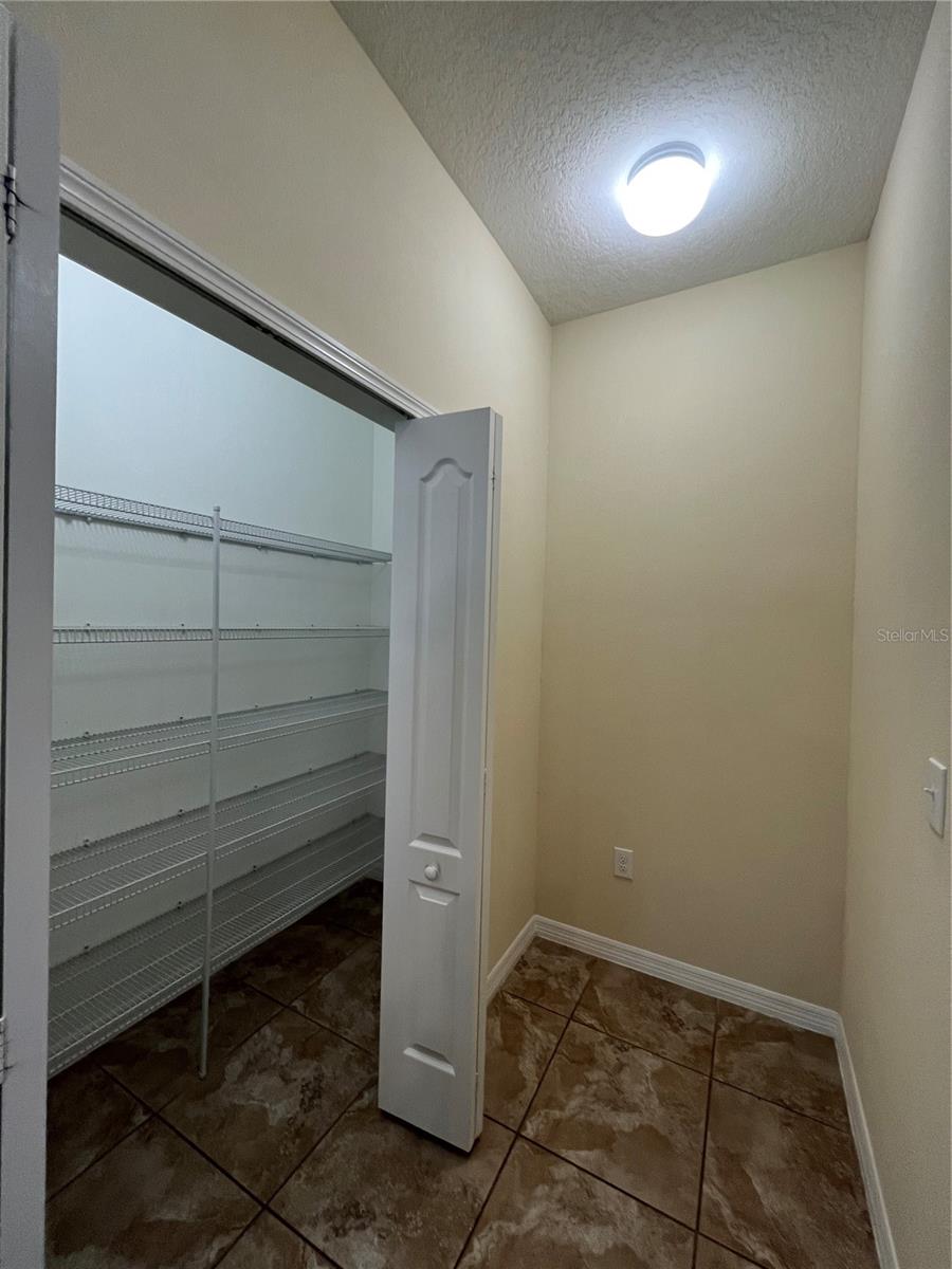 Image 7 of 30 For 20010 Date Palm Way