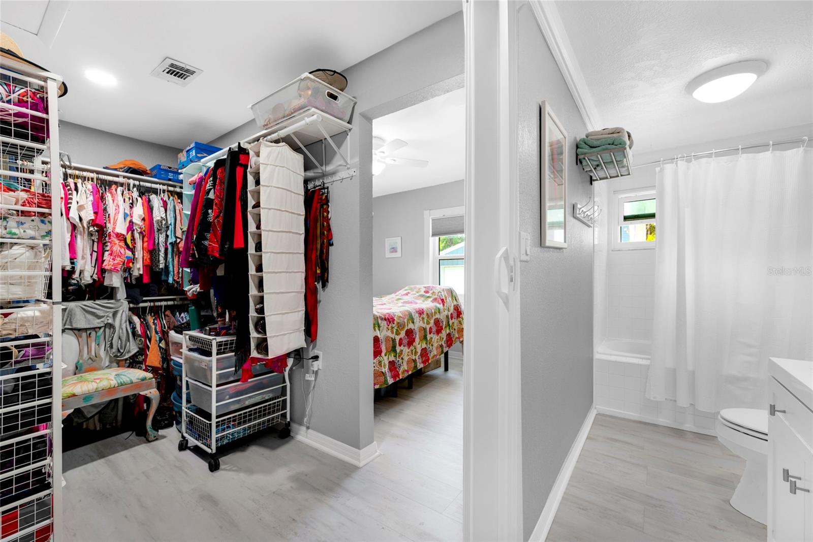 Image 18 of 52 For 317 Crystal Beach Avenue