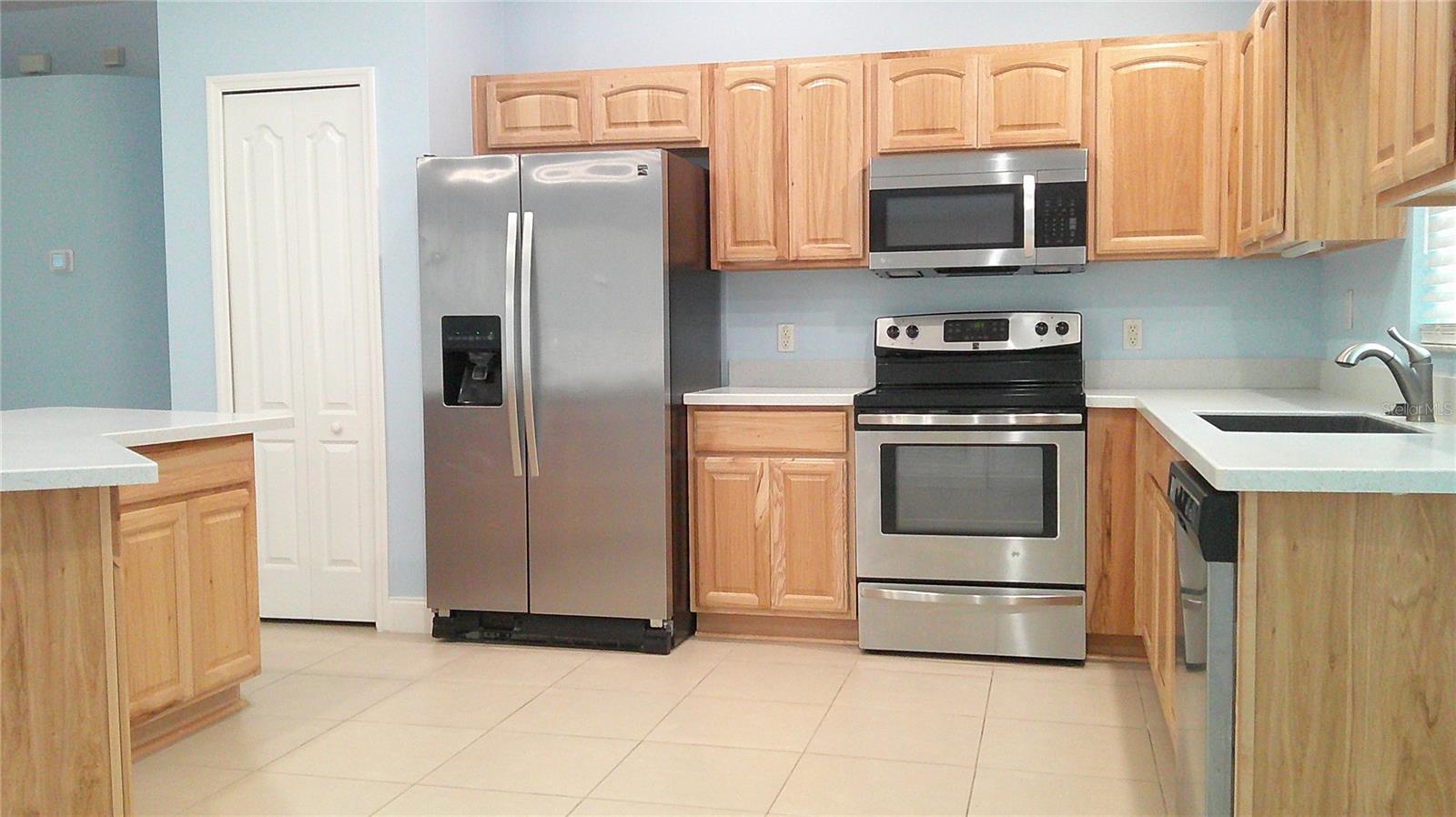 Image 11 of 24 For 8512 Canterbury Lake Boulevard