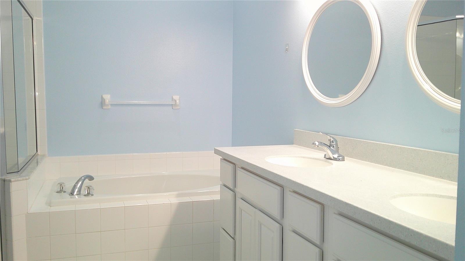 Image 14 of 24 For 8512 Canterbury Lake Boulevard