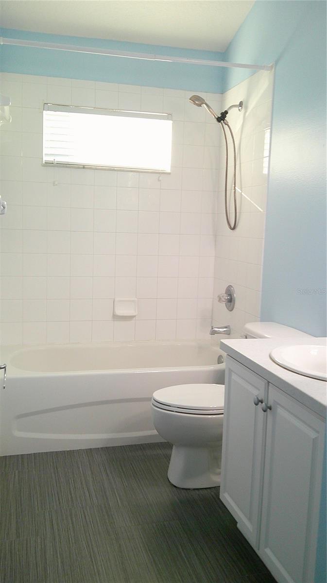 Image 5 of 24 For 8512 Canterbury Lake Boulevard