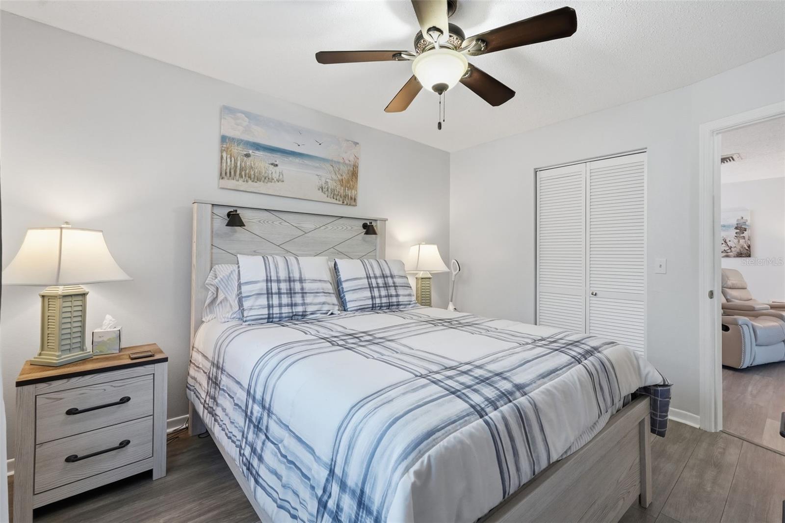 Image 16 of 69 For 10823 Casa Grande Avenue