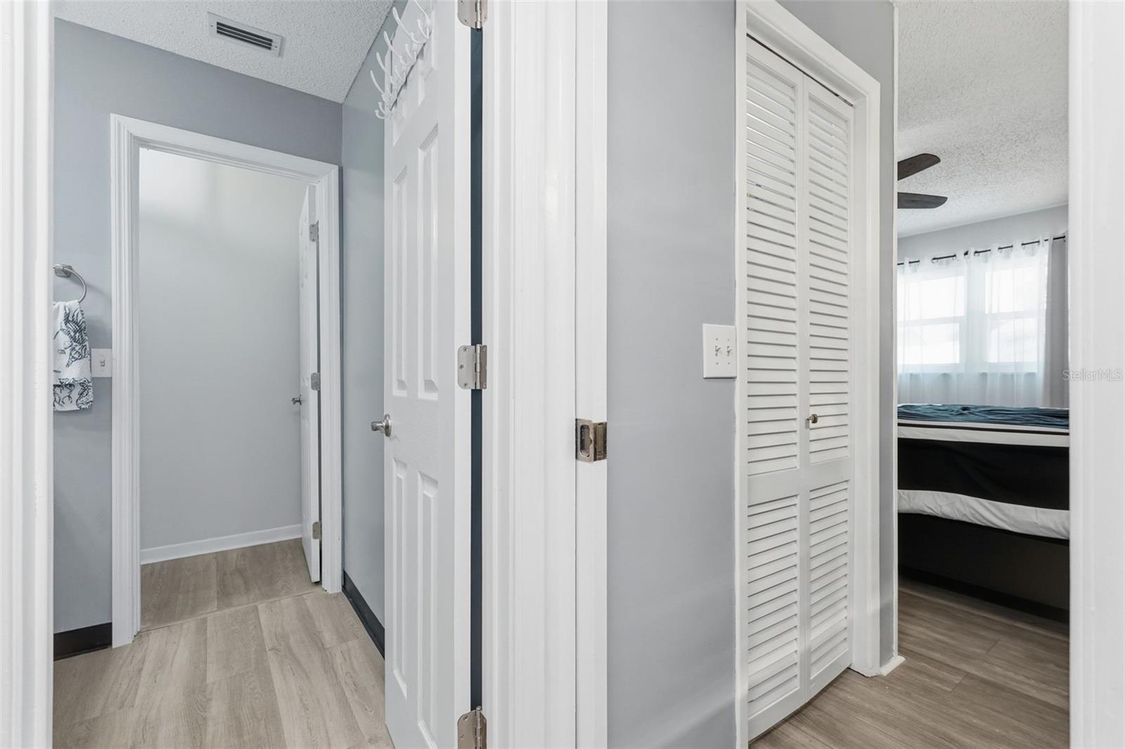 Image 25 of 69 For 10823 Casa Grande Avenue