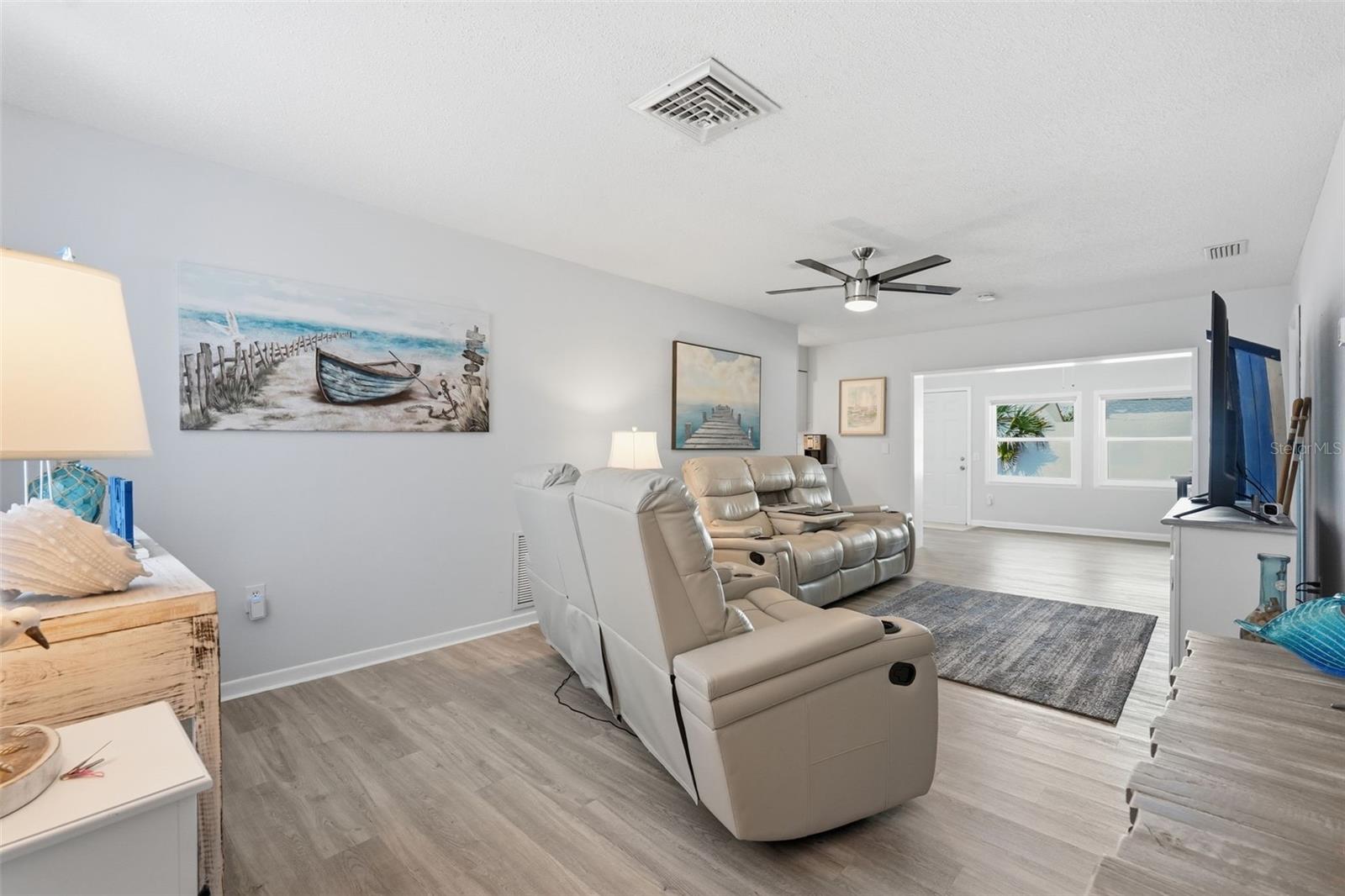 Image 27 of 69 For 10823 Casa Grande Avenue