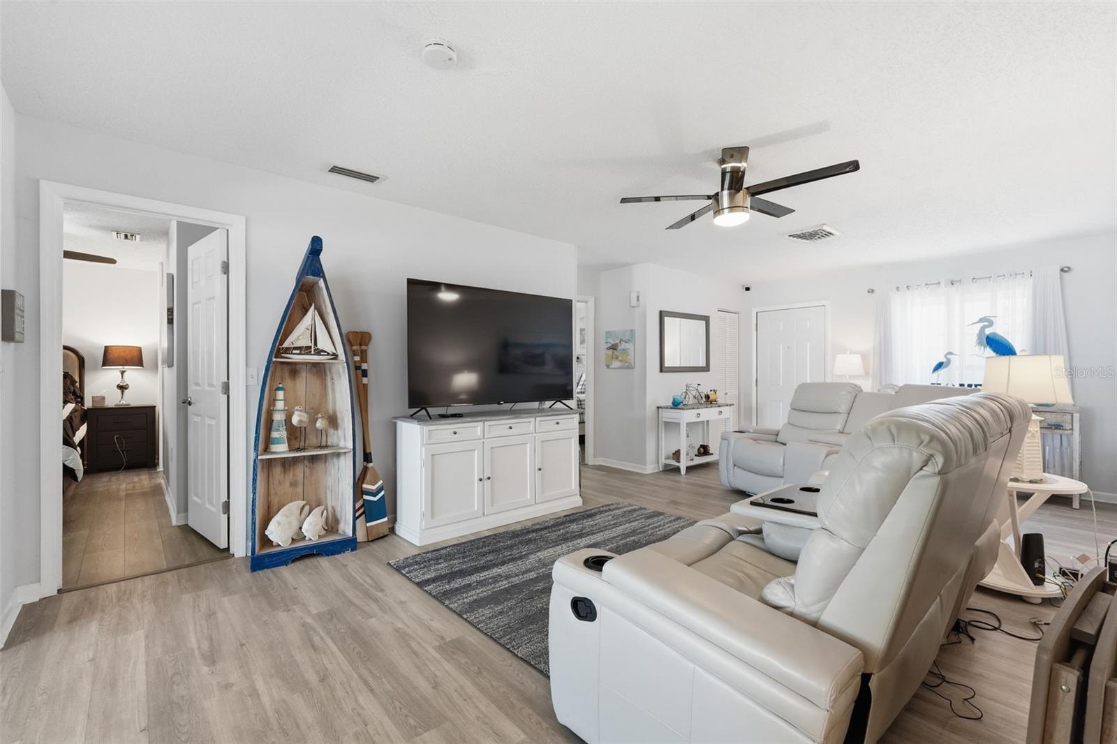 Image 29 of 69 For 10823 Casa Grande Avenue