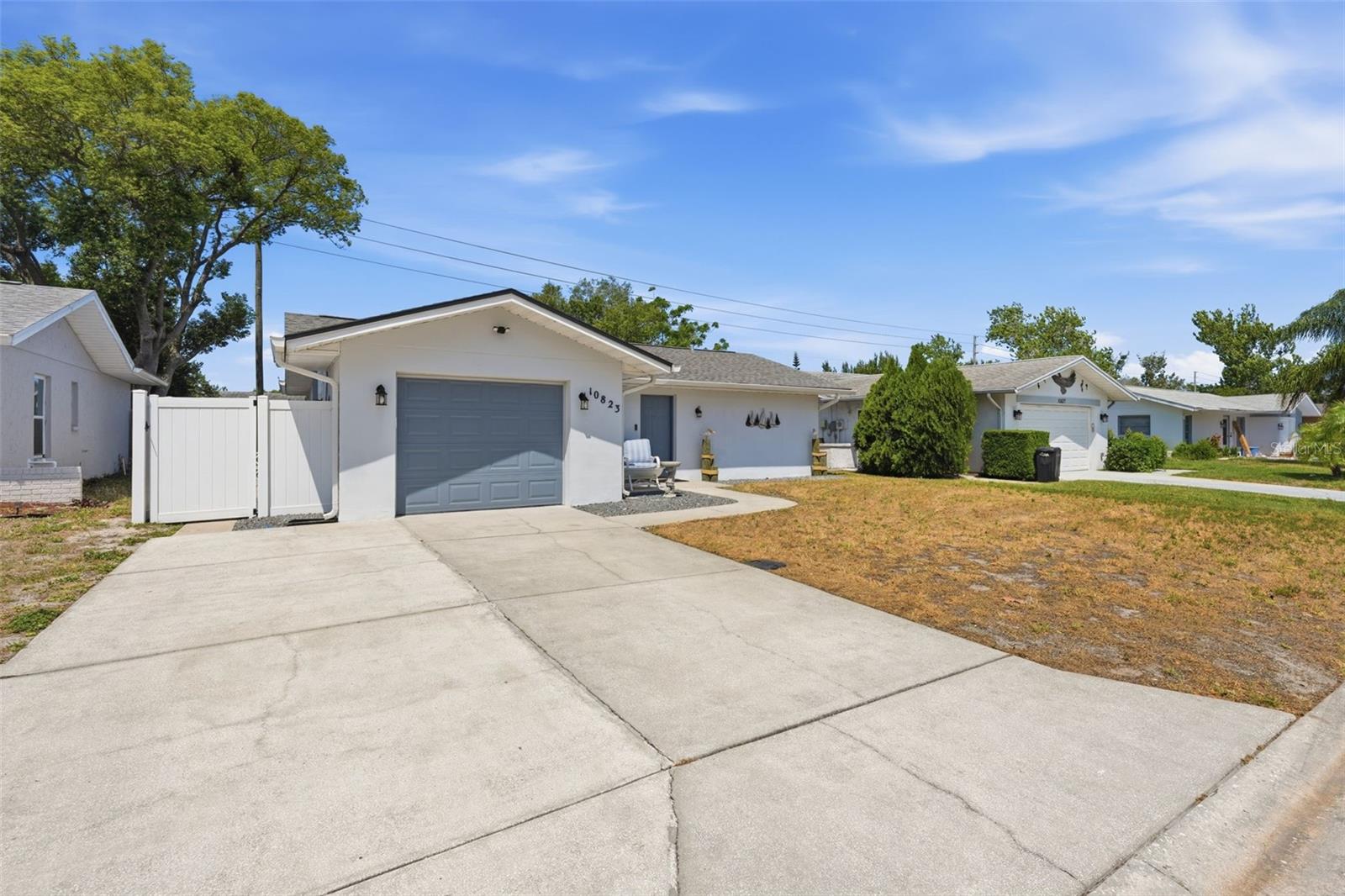 Image 4 of 69 For 10823 Casa Grande Avenue