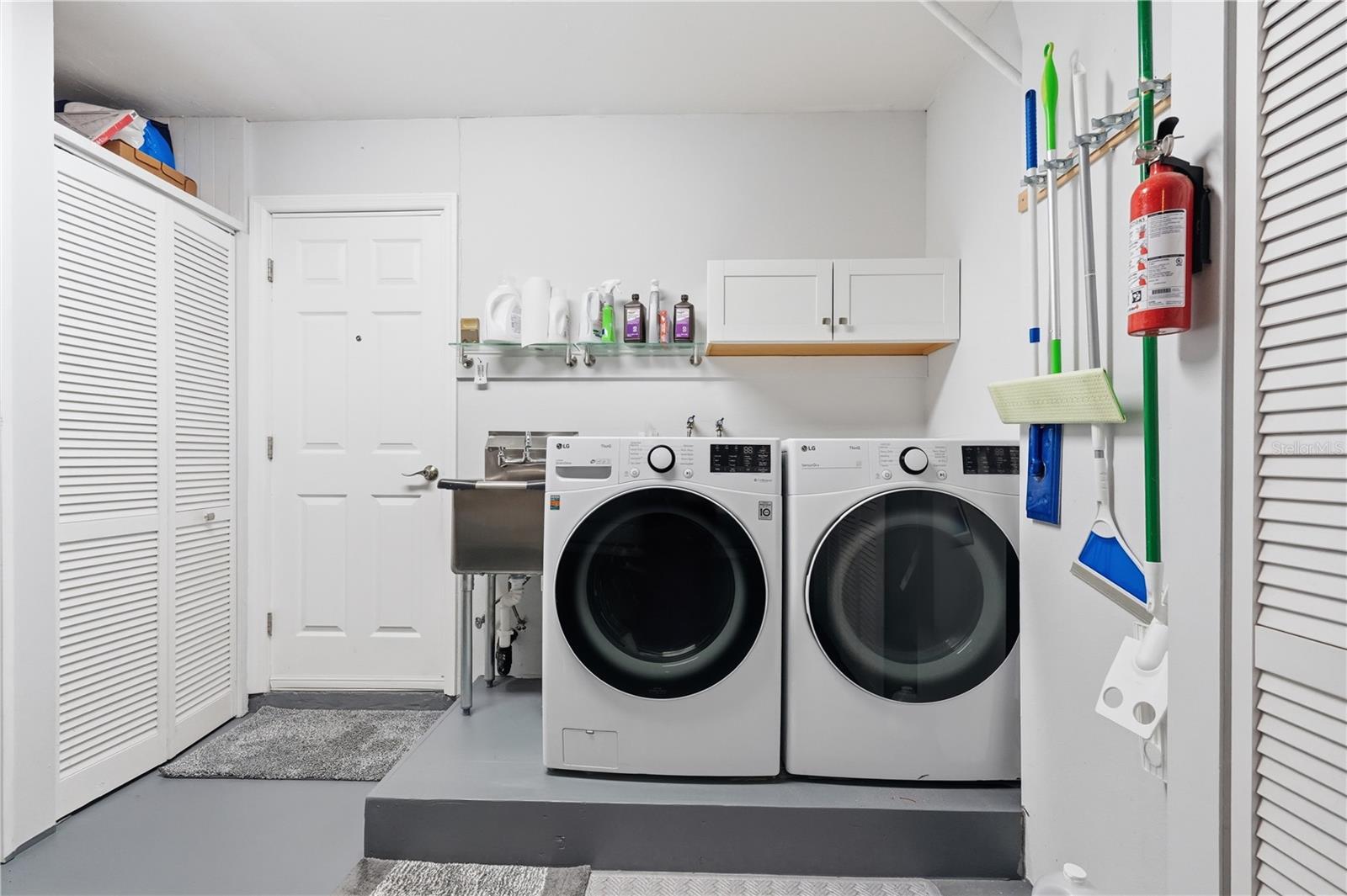 Image 47 of 69 For 10823 Casa Grande Avenue