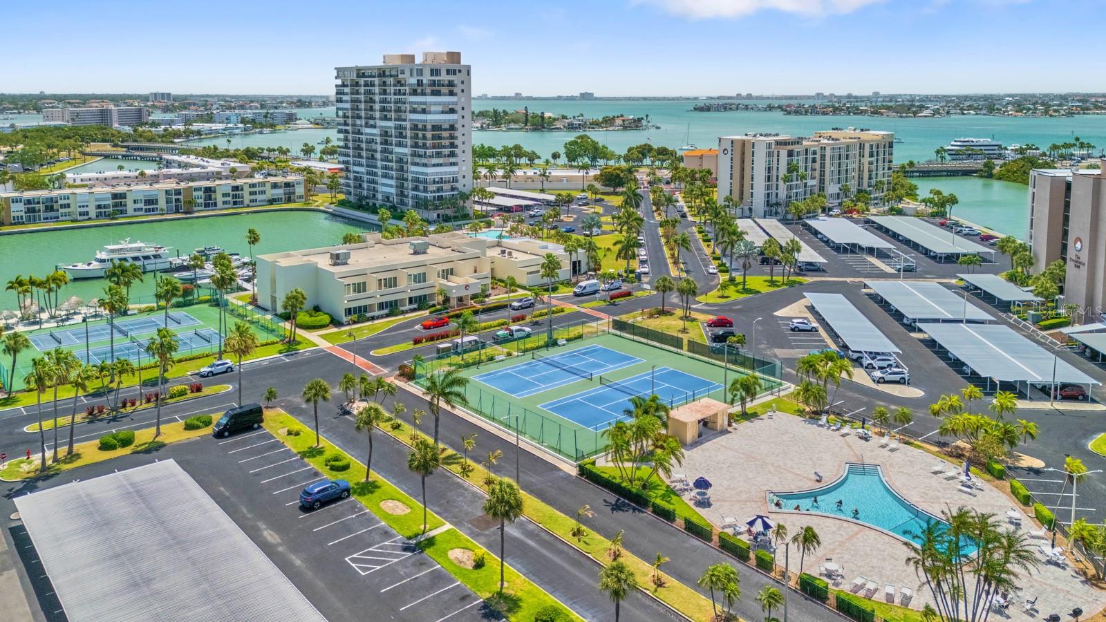 Image 13 of 46 For 7401 Bay Island Drive S 337