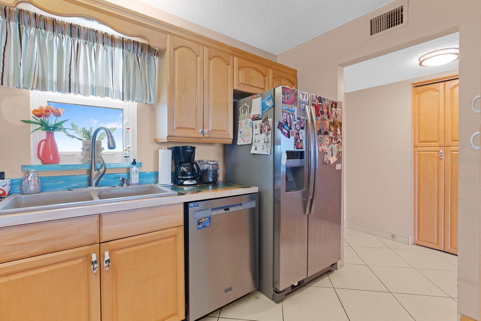 Image 19 of 46 For 7401 Bay Island Drive S 337