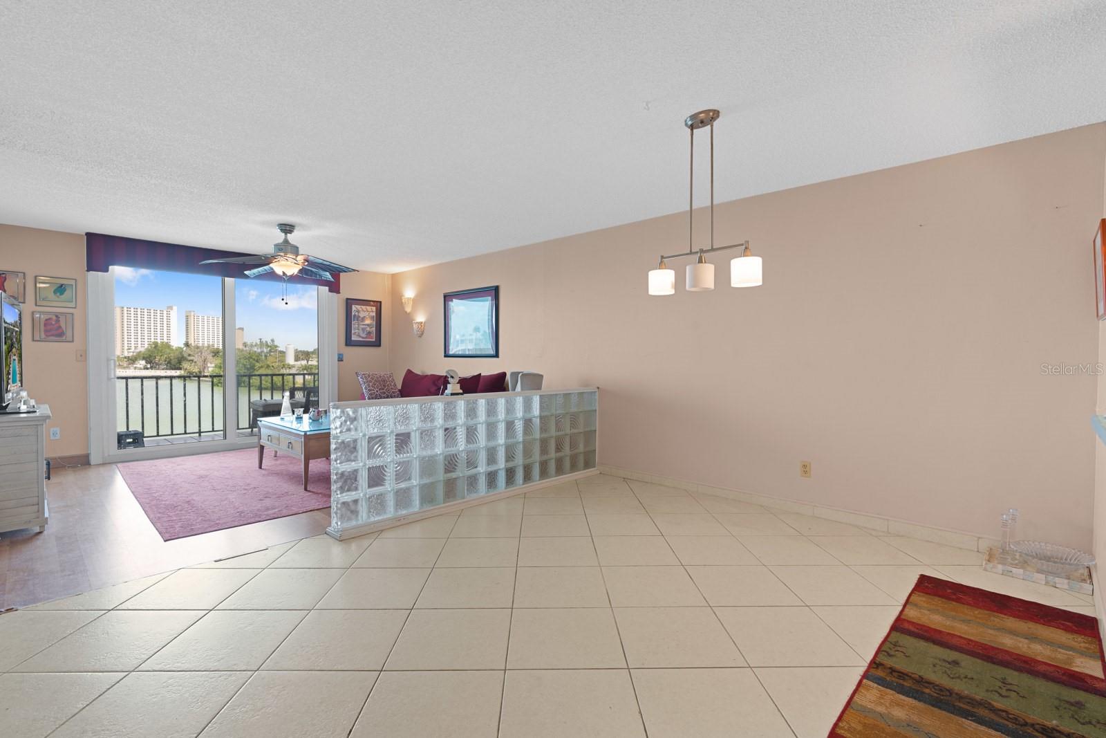 Image 21 of 46 For 7401 Bay Island Drive S 337