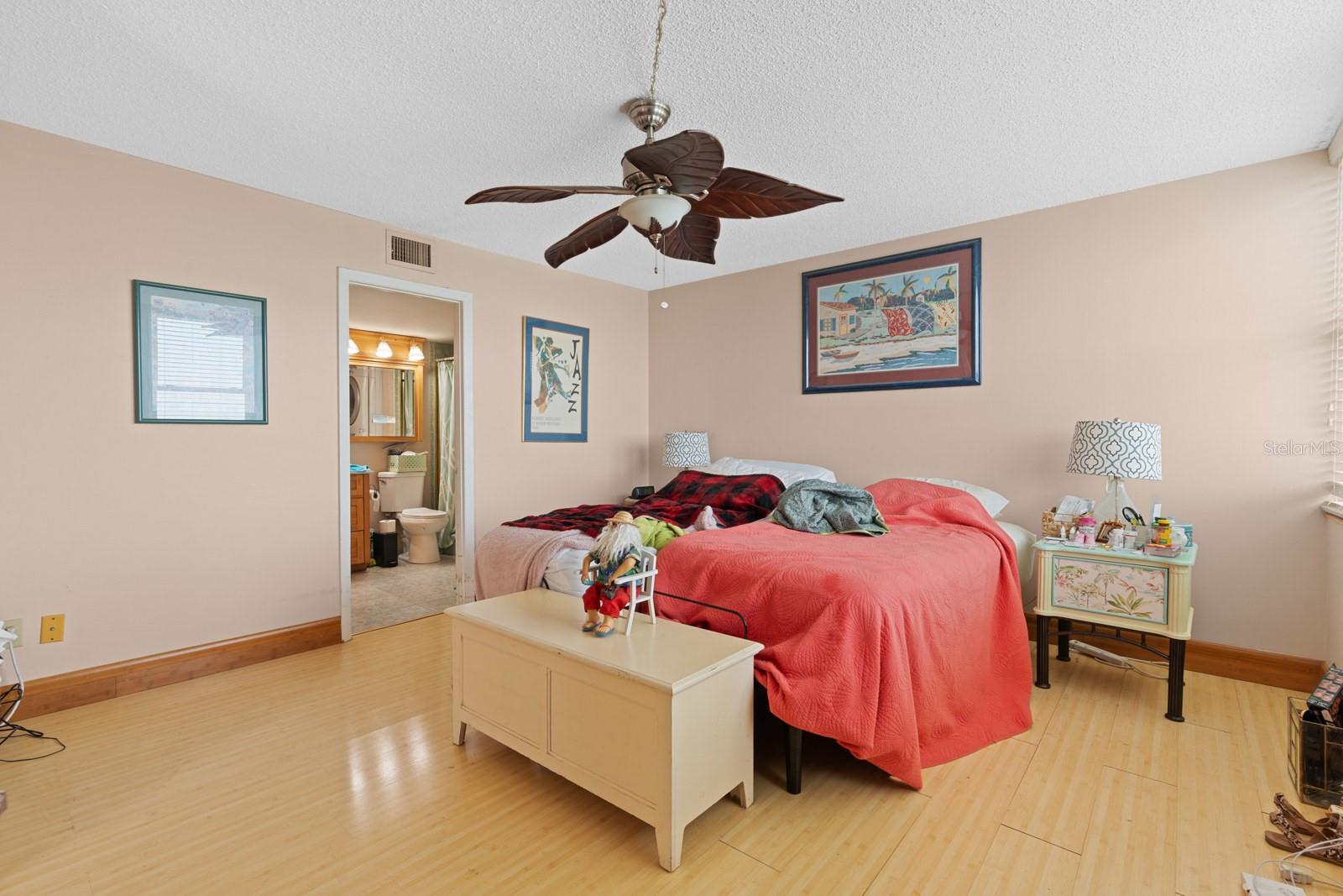 Image 32 of 46 For 7401 Bay Island Drive S 337