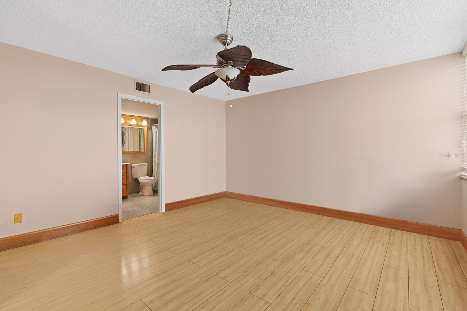 Image 33 of 46 For 7401 Bay Island Drive S 337