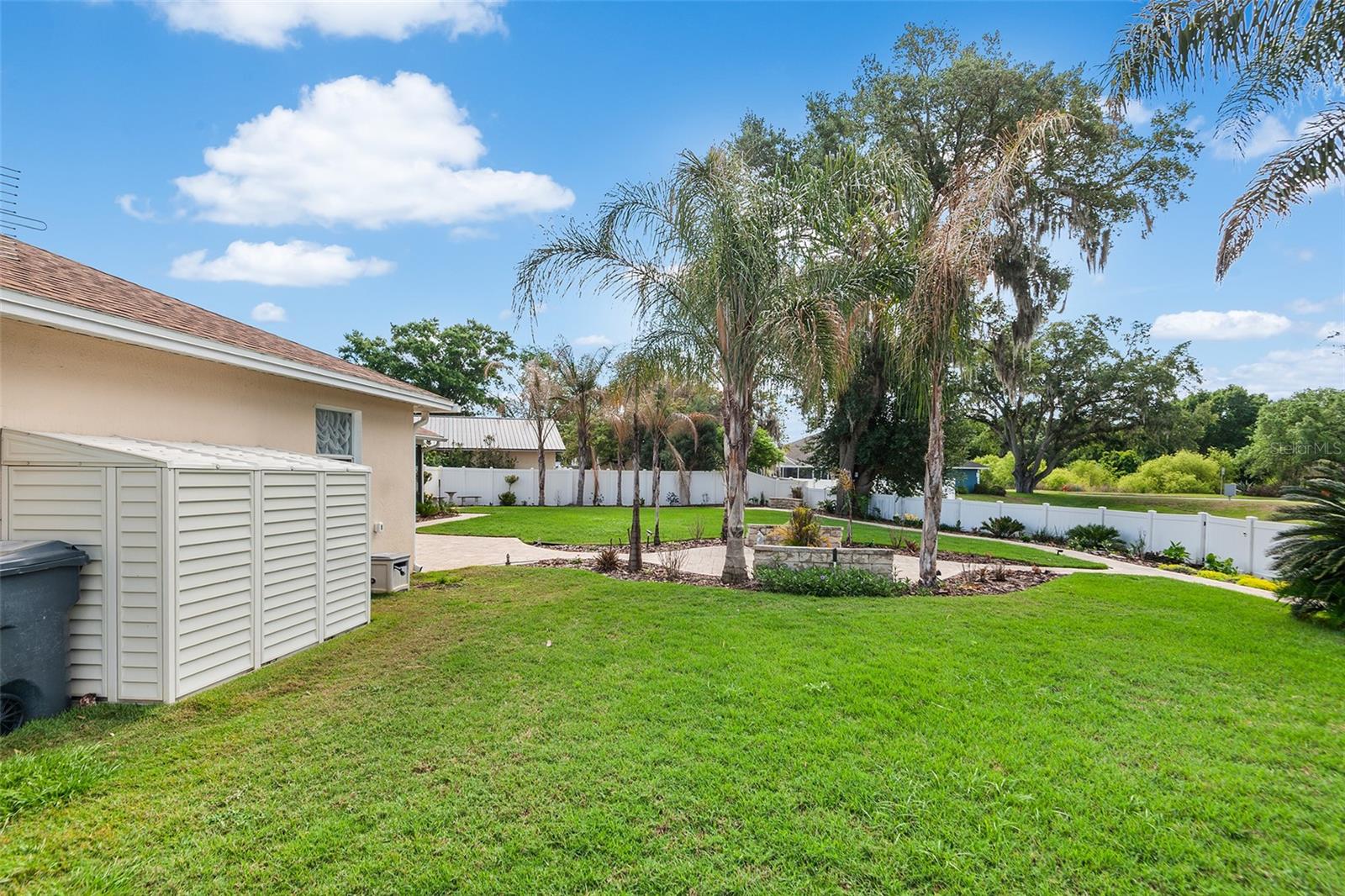 Image 4 of 48 For 1557 Kinsman Way