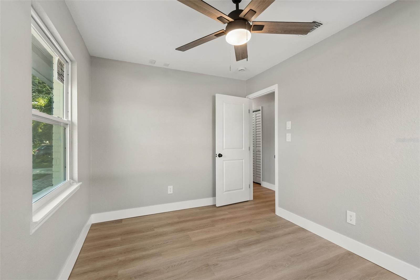 Image 10 of 19 For 2735 20th Avenue Sw