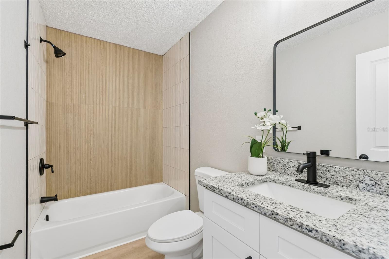 Image 12 of 19 For 2735 20th Avenue Sw