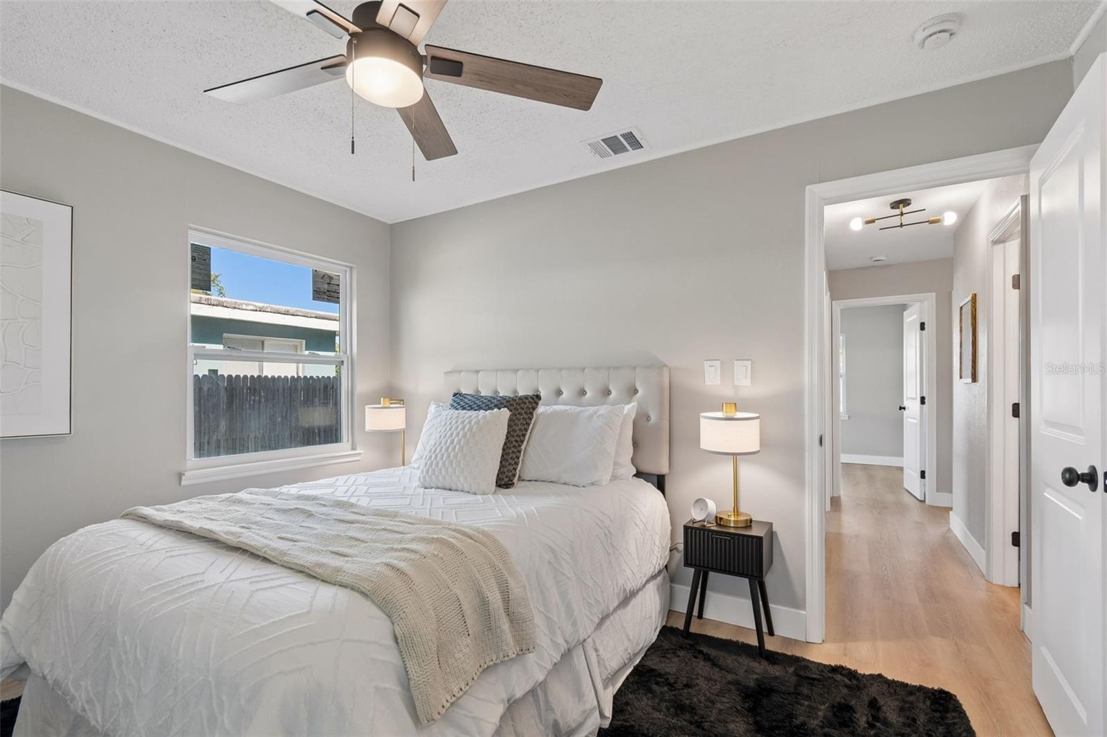 Image 13 of 19 For 2735 20th Avenue Sw