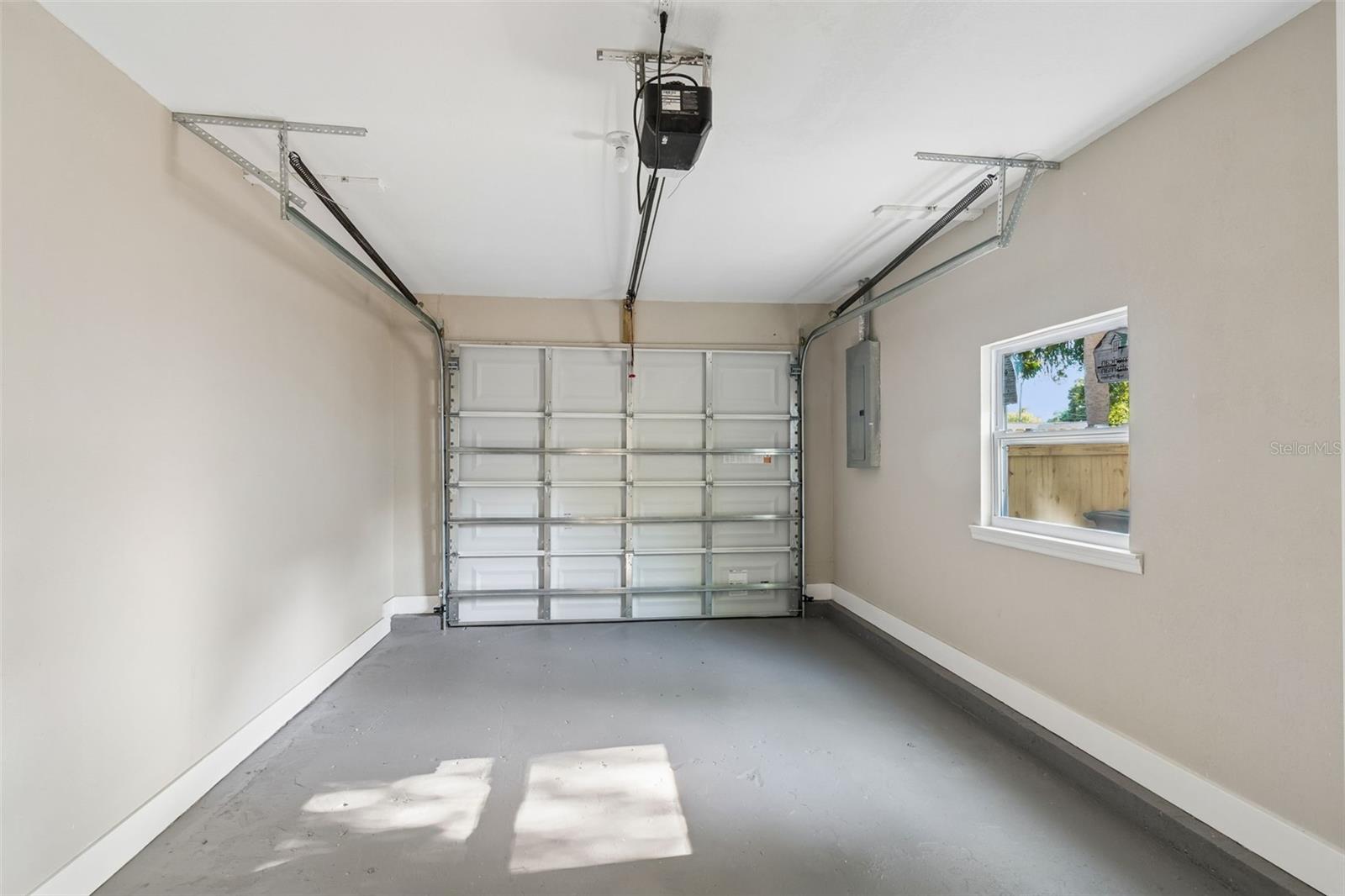 Image 17 of 19 For 2735 20th Avenue Sw