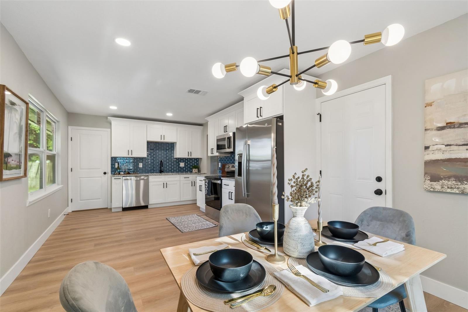 Image 4 of 19 For 2735 20th Avenue Sw