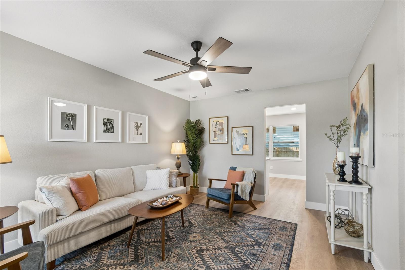 Image 6 of 19 For 2735 20th Avenue Sw