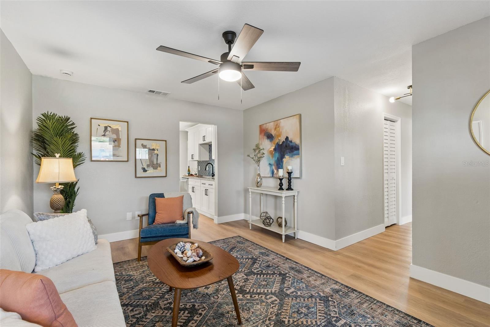 Image 7 of 19 For 2735 20th Avenue Sw