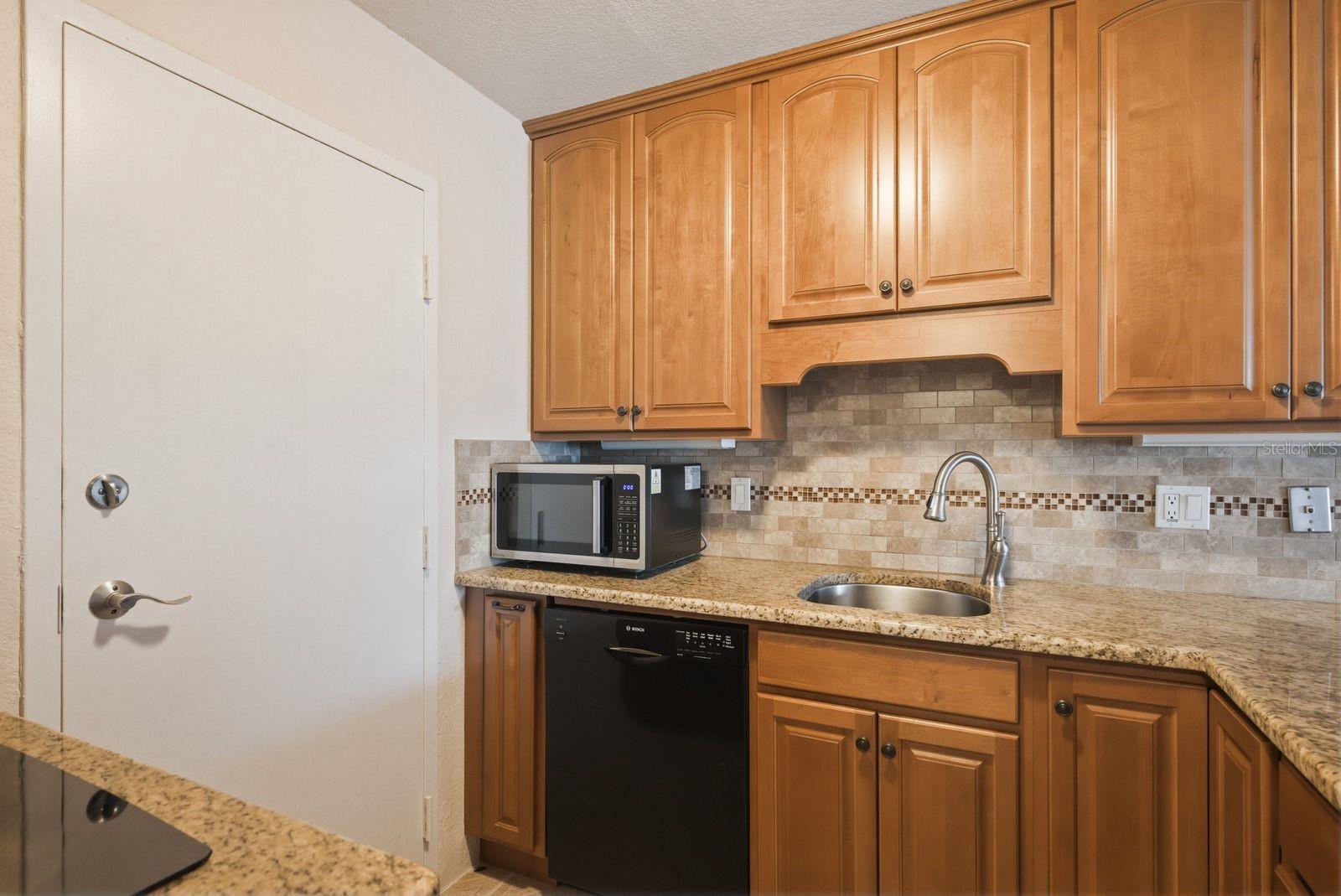 Image 12 of 37 For 2700 Bayshore Boulevard 3201