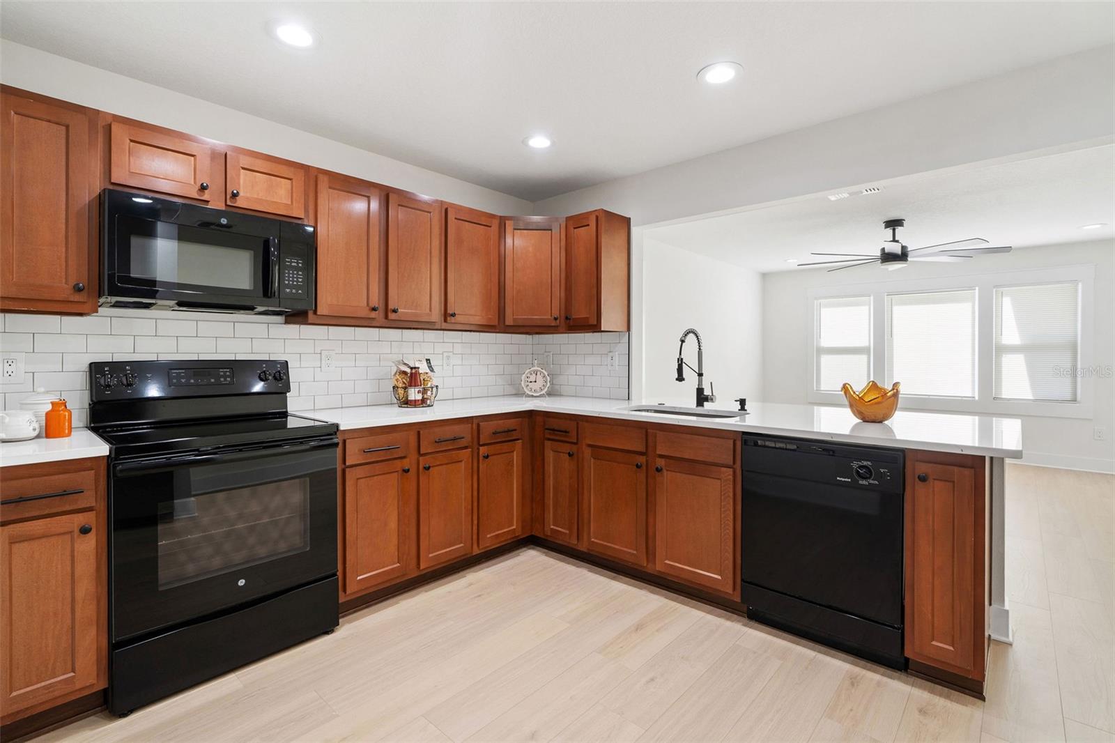 Image 10 of 26 For 8711 Dexter Avenue