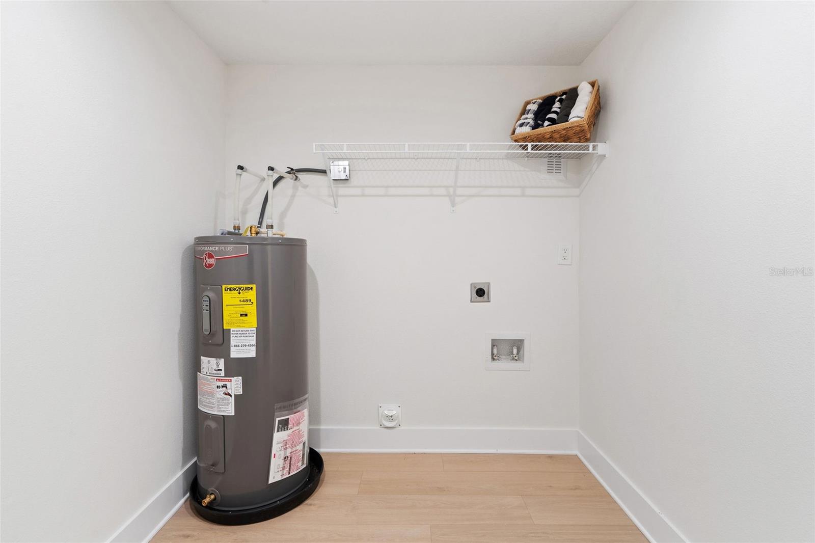 Image 22 of 26 For 8711 Dexter Avenue