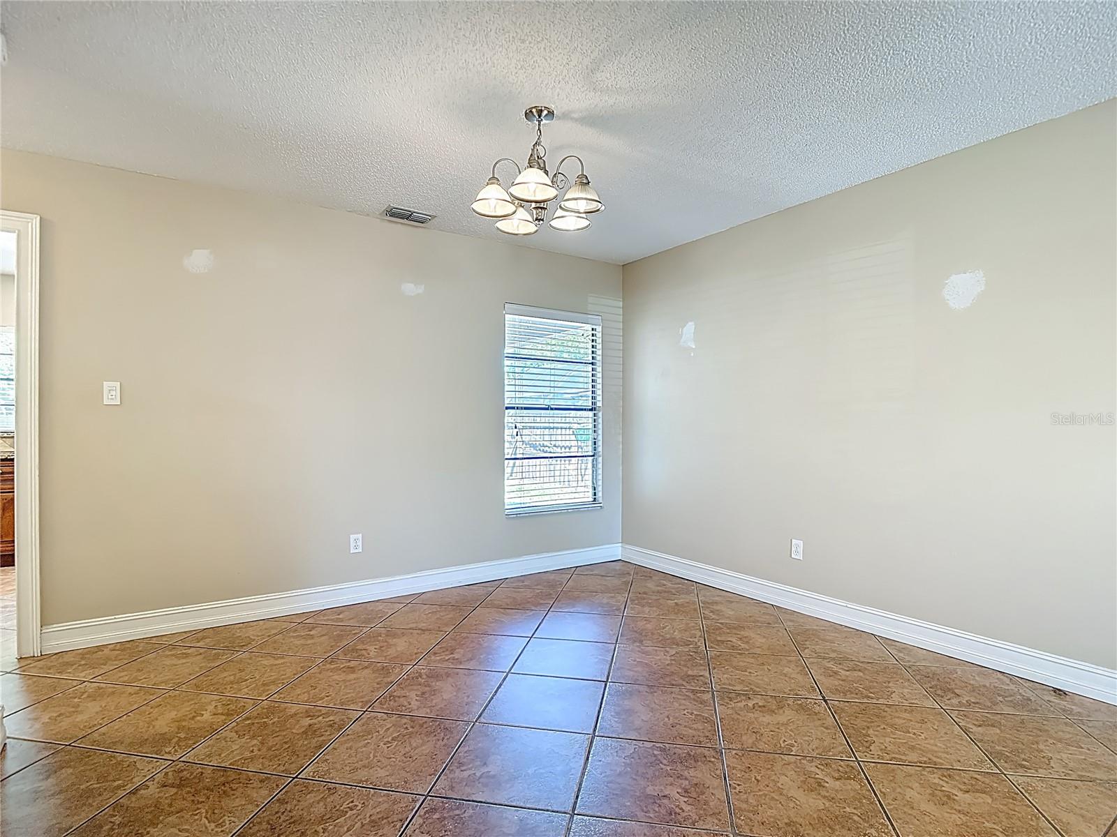 Image 15 of 70 For 5001 Melrow Court