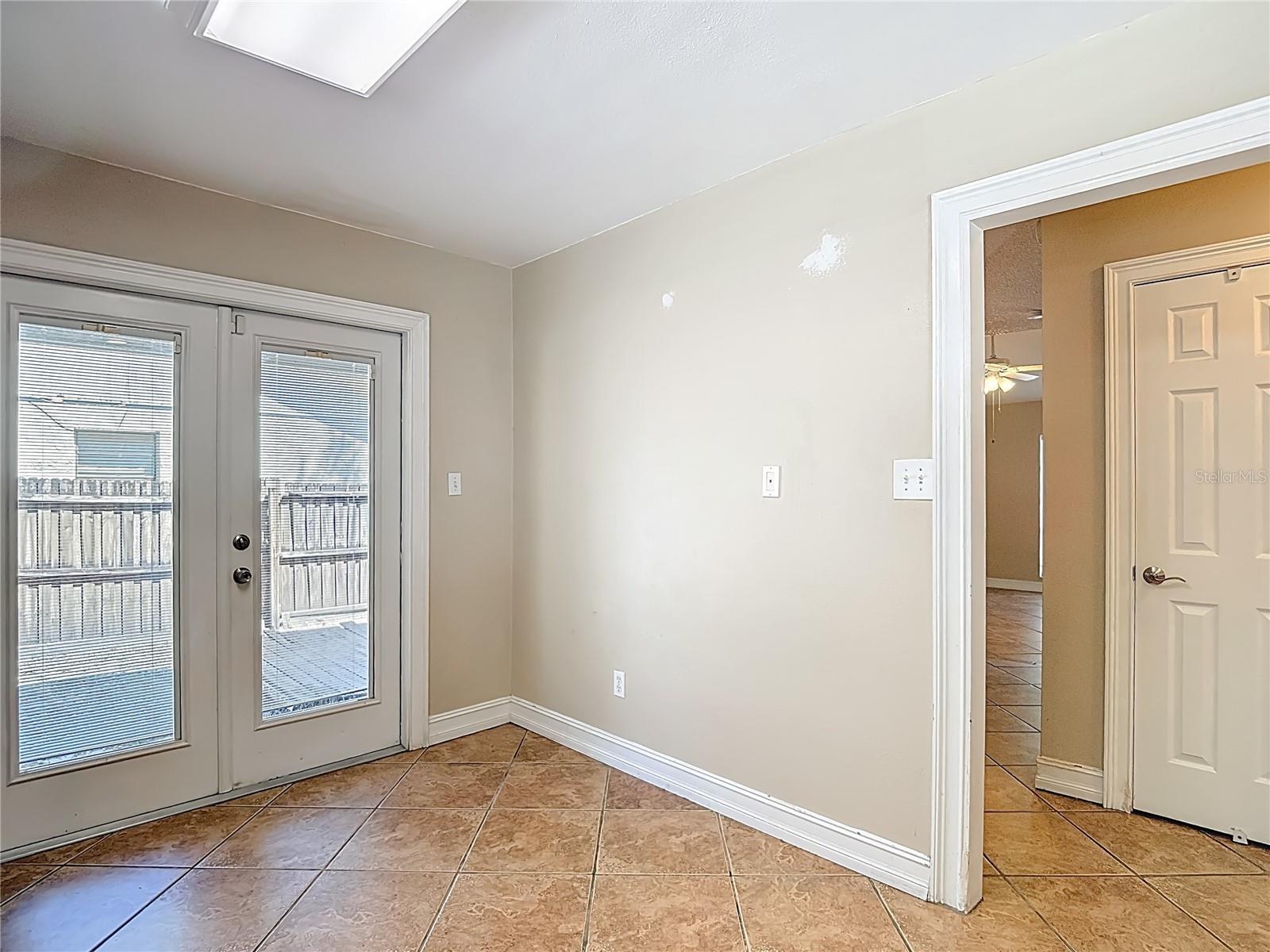 Image 22 of 70 For 5001 Melrow Court