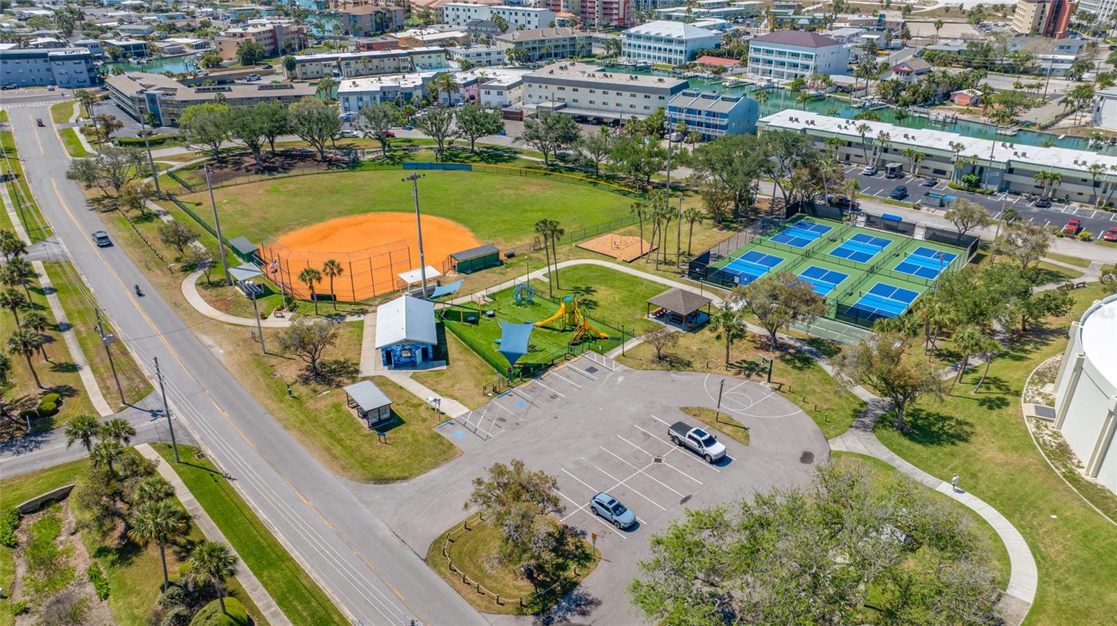 Image 20 of 86 For 12424 Capri Circle N 5