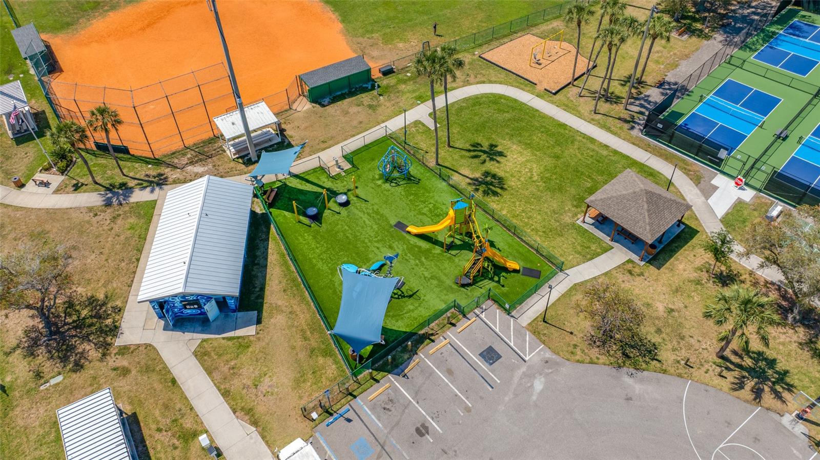 Image 22 of 86 For 12424 Capri Circle N 5