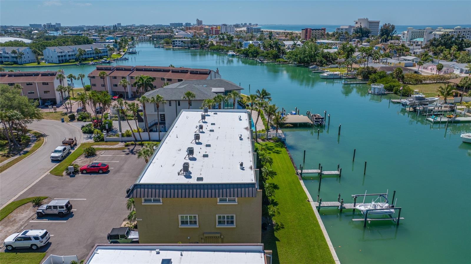 Image 24 of 86 For 12424 Capri Circle N 5