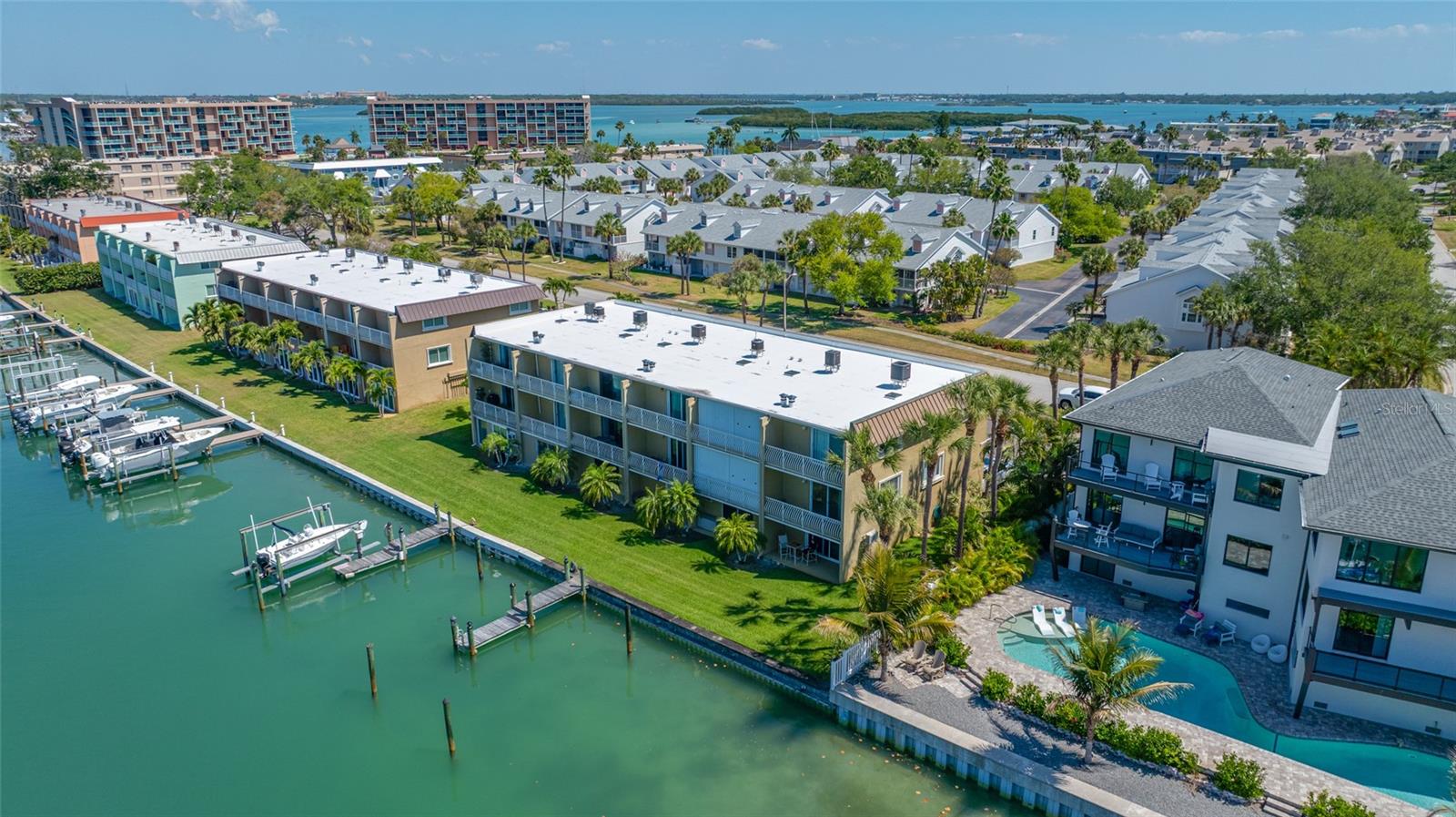 Image 27 of 86 For 12424 Capri Circle N 5