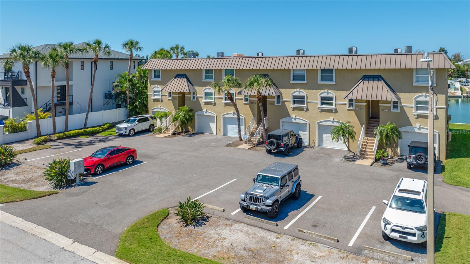 Image 31 of 86 For 12424 Capri Circle N 5