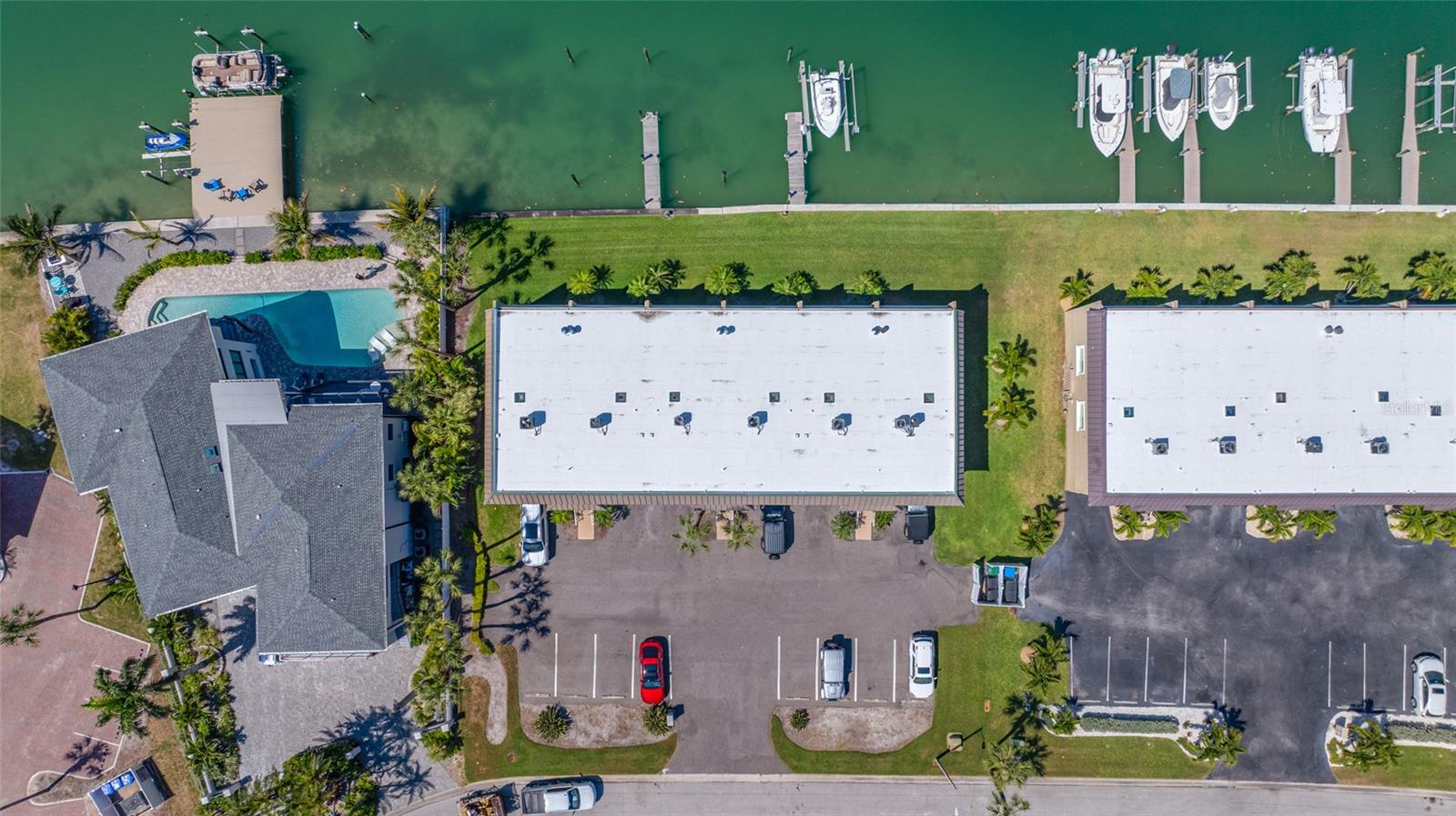 Image 32 of 86 For 12424 Capri Circle N 5