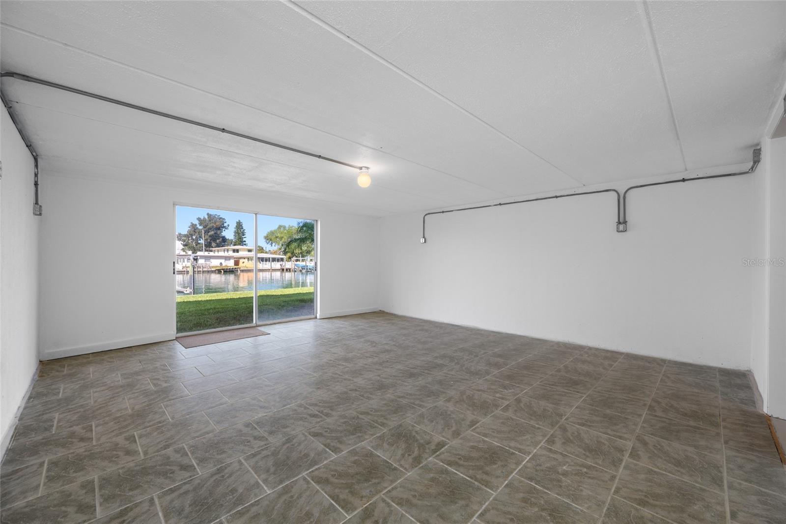 Image 48 of 86 For 12424 Capri Circle N 5