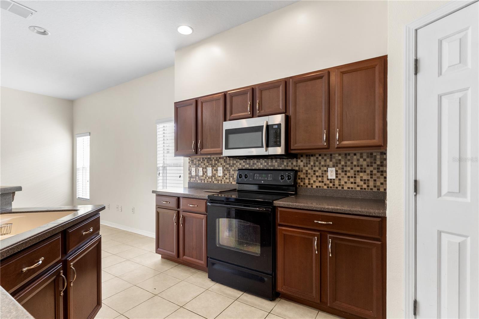 Image 19 of 30 For 12631 Chenwood Avenue