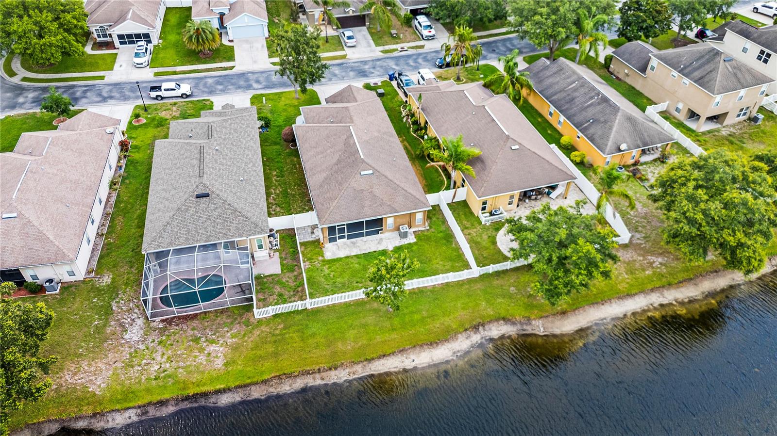 Image 6 of 30 For 12631 Chenwood Avenue