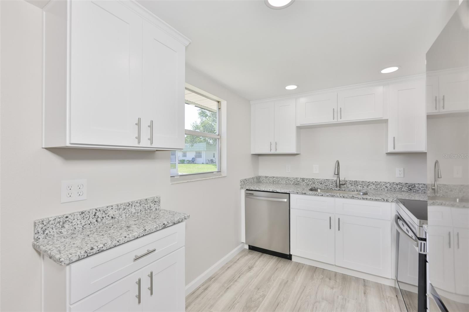 Image 9 of 72 For 1802 Bedford Terrace 184