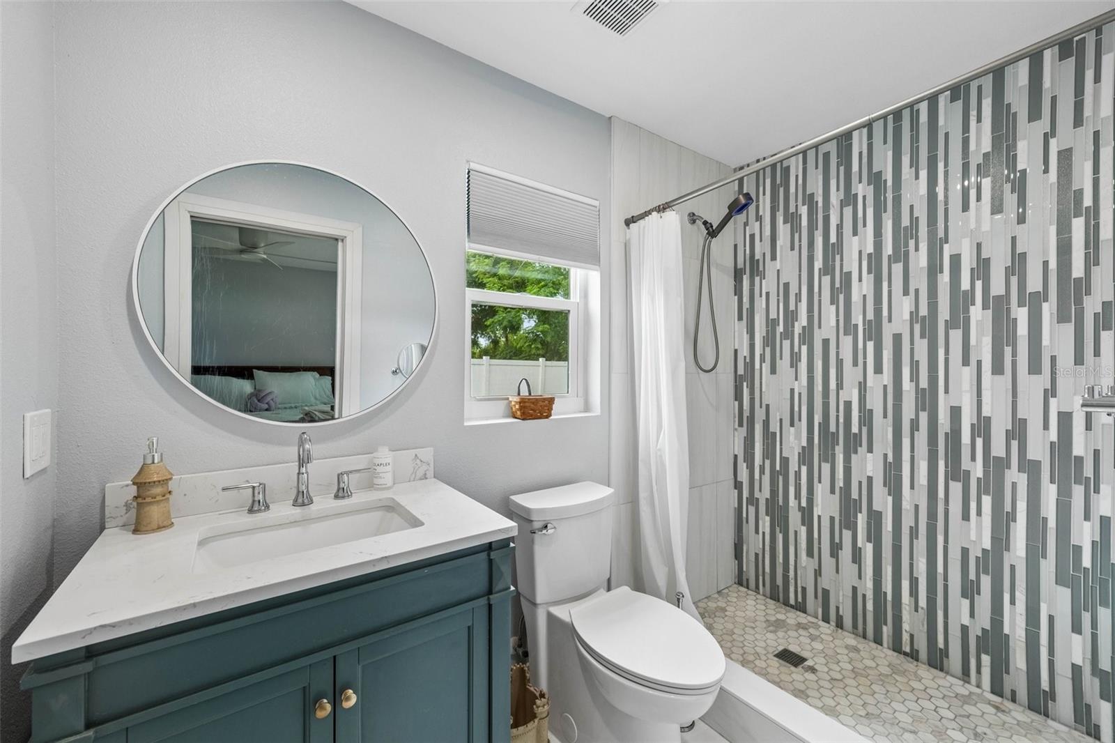 Image 11 of 29 For 4390 Trout Drive Se