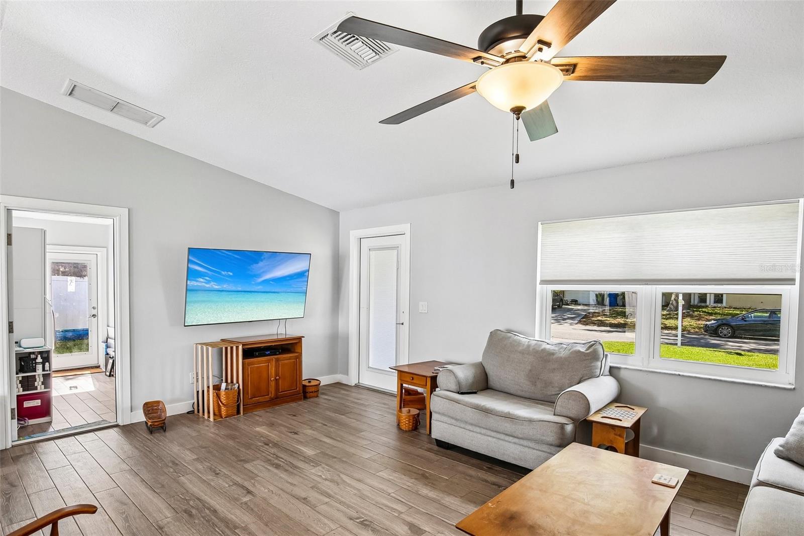 Image 4 of 29 For 4390 Trout Drive Se