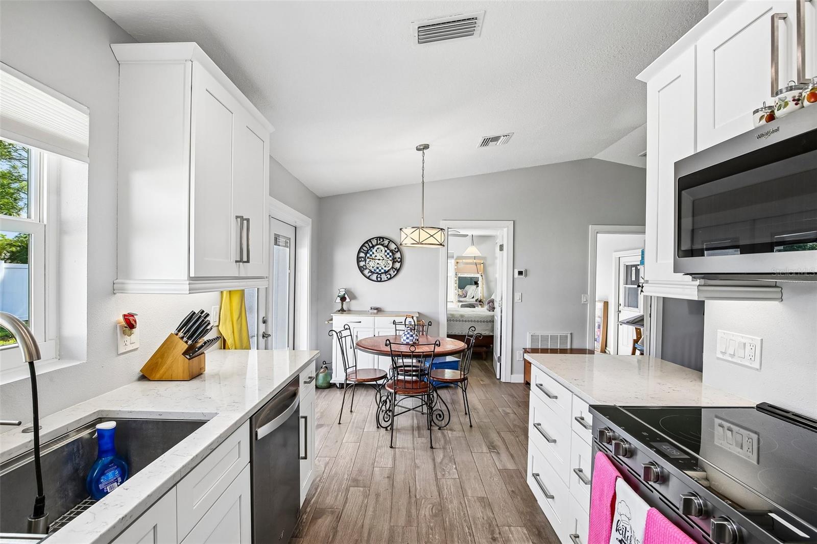 Image 7 of 29 For 4390 Trout Drive Se